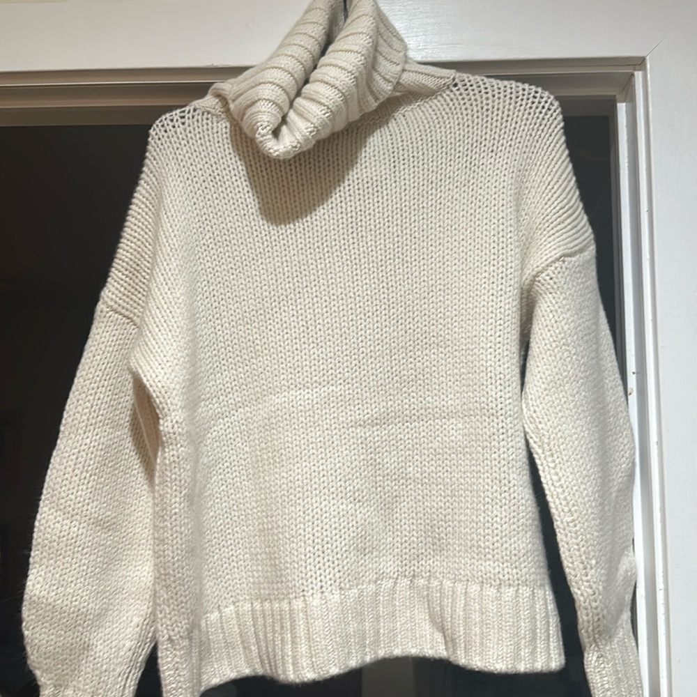 Club Monaco Cashmere ChainetteTurtleneck